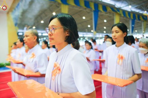ภาพ No.160213:พิธีทอดผ้าป่าสมทบกฐินวัดพระธรรมกาย และสมทบกฐิน 30,000 วัดทั่วไทย ครั้งที่ 3 ณ สภาธรรมกายสากล วัดพระธรรมกาย วันพฤหัสบดีที่ 10 ตุลาคม พ.ศ. 2567