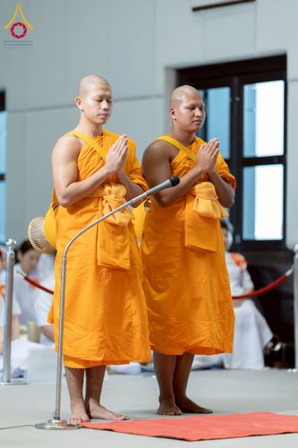 ภาพ No.223830:วันอาทิตย์ที่ 11 พฤษภาคม พ.ศ. 2568 พิธีอุปสมบทสามเณรเปรียญธรรมอุปสมบทอุทิศชีวิต 9 รูป อุบาสก 1 ท่าน ณ อุโบสถพระไตรปิฏกวัดพระธรรมกาย