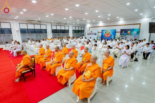 ภาพ No.221465:วันอาทิตย์ที่ 27 เมษายน พ.ศ. 2568 พิธีเจริญพระพุทธมนต์สมโภชดวงแก้วธรรมชัย เนื่องในโอกาสบูชาธรรม 81 ปีหลวงพ่อธัมมชโย อัญเชิญประดิษฐานเนื่องในโอกาสสถาปนาวัดพระธรรมกายไอซ์แลนด์ ณ อาคารปลูกศรัทธา 1 วัดพระธรรมกาย อำเภอคลองหลวง จังหวัดปทุมธานี