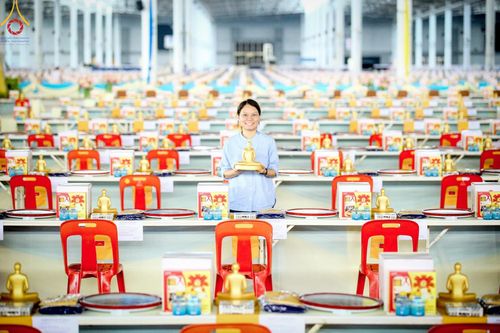 ภาพ No.59730:V.39 ทุ่มสุดใจ ธรรมชัย 80 ปี การเตรียมงาน การปฏิบัติงาน ของเจ้าหน้าที่หน่วยงานต่างๆ เพื่อพิธีฉลองอายุวัฒนมงคล 80 ปี หลวงพ่อธัมมชโย และรับถวายมหาสังฆทาน 10,000 กว่าวัดทั่วประเทศ ในวันคุ้มครองโลก จันทร์ที่ 22 เมษายน พ.ศ. 2567