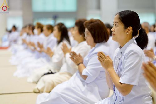 ภาพ No.222858:วันอาทิตย์ต้นเดือนที่ 4 พฤษภาคม พ.ศ. 2568 พิธีบูชาข้าวพระ ณ สภาธรรมกายสากล วัดพระธรรมกาย