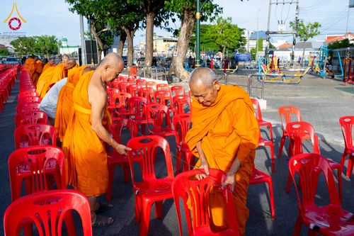 ภาพ No.329461:วันอาทิตย์ที่ 24 พฤษภาคม พ.ศ. 2569 พิธีตักบาตรพระ 1,000 รูป เพื่อถวายเป็นพุทธบูชาในเทศกาลวิสาขบูชาโลก และ ถวายเป็นพระราชกุศล  ณ ลานศิลปวัฒนธรรม เมืองปัตตานี จ.ปัตตานี