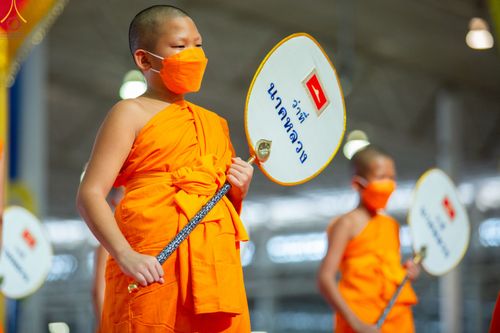 ภาพ No.85270:พิธีมุทิตาสักการะพระภิกษุ ผู้สอบได้เปรียญธรรม ๙ ประโยคระดับโลก, พิธีมอบโล่เกียรติยศและทุนการศึกษา สำนักเรียนบาลีดีเด่นทั่วประเทศ ในวันสมาธิโลก อาทิตย์ที่ 6 สิงหาคม พ.ศ. 2566 ณ สภาธรรมกายสากล วัดพระธรรมกาย