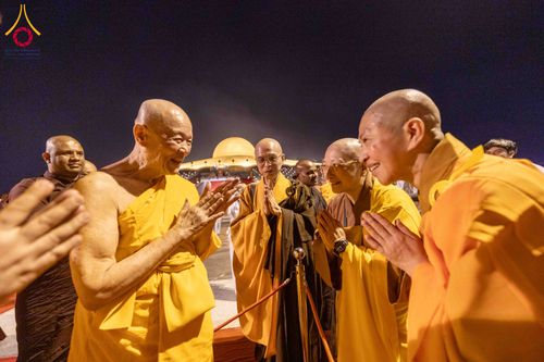 ภาพ No.312455:วันอังคารที่ 3 มีนาคม พ.ศ.2569 พิธีเวียนประทักษิณและจุดมาฆประทีป (ภาพชุดที่ 2) ณ ลานธรรมพระมหาธรรมกายเจดีย์ วัดพระธรรมกาย