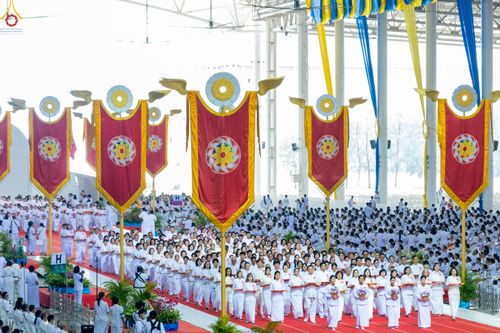 ภาพ No.318434:วันอาทิตย์ต้นเดือนที่ 5 เมษายน พ.ศ.2569 พิธีทอดผ้าป่าสมทบมหาสังฆทาน 40,000 กว่าวัดทั่วประเทศ ณ สภาธรรมกายสากล วัดพระธรรมกาย