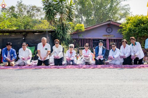 ภาพ No.299302:วันที่ 18 มกราคม พ.ศ. 2569 พิธีต้อนรับพระธรรมยาตรา ณ อนุสรณ์สถานลำดับที่ 5 สถานที่เผยแผ่วิชชาธรรมกายครั้งแรก อนุสรณ์สถานบางปลา วัดบางปลา อำเภอบางเลน จังหวัดนครปฐม ในโครงการธรรมยาตรา กตัญญูบูชา มหาปูชนียาจารย์ พระมงคลเทพมุนี(สด จนฺทสโร) พระผู้ปราบมาร อนุส