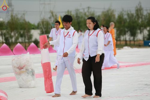 ภาพ No.119590:V.18 ทันทีม การเตรียมงาน เก็บงาน การรับบุญของเจ้าหน้าที่หน่วยงานต่างๆ เพื่อโครงการธรรมยาตรา กตัญญูบูชามหาปูชนียาจารย์ พระมงคลเทพมุนี (สด จนฺทสโร) พระผู้ปราบมาร อนุสรณ์สถาน 7 แห่ง ปีที่ 12 ระหว่างวันที่ 2 - 31 มกราคม พ.ศ.2567