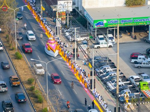 ภาพ No.120218:พิธีต้อนรับพระธรรมยาตรา ในโครงการธรรมยาตรา กตัญญูบูชา มหาปูชนียาจารย์ พระมงคลเทพมุนี(สด จนฺทสโร) พระผู้ปราบมาร อนุสรณ์สถาน 7 แห่ง ปีที่ 12 วันที่ 28 มกราคม พ.ศ. 2567 ณ วัดพระธรรมกาย จ.ปทุมธานี