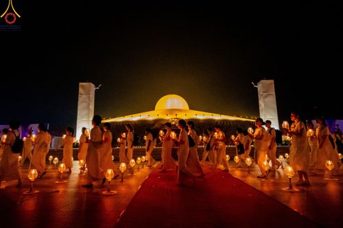 ภาพ No.124959:พิธีเวียนประทักษิณและจุดมาฆประทีป ในวันมาฆบูชา เสาร์ที่ 24 กุมภาพันธ์ พ.ศ. 2567 ณ พระมหาธรรมกายเจดีย์ วัดพระธรรมกาย