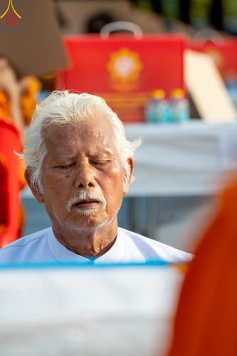 ภาพ No.221763:วันอังคารที่ 22 เมษายน พ.ศ. 2568 ภาพพิธีถวายมหาสังฆทานคณะสงฆ์ 40,000 กว่าวัดทั่วประเทศ เนื่องในวันคุ้มครองโลก ชุดที่ 2 (ปลื้มให้สมการรอคอย) ณ ลานธรรมพระมหาธรรมกายเจดีย์ วัดพระธรรมกาย