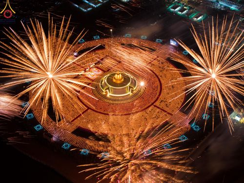 ภาพ No.118387:พิธีจุดประทีปถวายเป็นพุทธบูชา และบูชาธรรมมหาปูชนียาจารย์ พระมงคลเทพมุนี(สด จนฺทสโร) วันที่ 24 มกราคม พ.ศ. 2567 ณ อนุสรณ์สถานบางปลา อ.บางเลน จ.นครปฐม