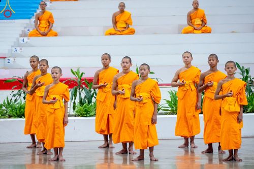 ภาพ No.153298:พิธีมุทิตาสักการะ พระภิกษุ-สามเณร ผู้สอบไล่ได้เปรียญธรรม ประโยค 1-2 ถึงประโยค ป.ธ.9 และบาลีศึกษา ประโยค1-2 ถึง บ.ศ.9 , พิธีมอบดวงแก้วสามเณรผู้ทรงบาลีไวยากรณ์ วัดพระธรรมกาย และ ศูนย์ส่งเสริมศีลธรรมในประเทศและต่างประเทศ วันอาทิตย์ที่ 8 กันยายน พ.ศ.2567