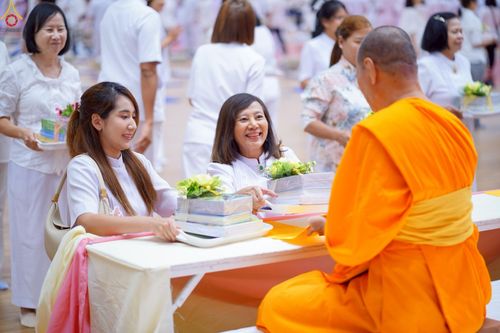 ภาพ No.225448:วันอาทิตย์ที่ 18 พฤษภาคม พ.ศ. 2568 พิธีร่วมบุญการศึกษา พระภิกษุ สามเณร ณ ห้องแก้วสารพัดนึก 2 วัดพระธรรมกาย