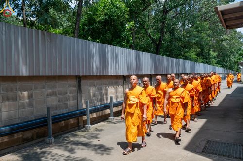 ภาพ No.157770:พิธีถวายภัตตาหารเมนูสวรรค์ ในพรรษาแห่งการเข้าถึงธรรม วันเสาร์ที่ 28 กันยายน พ.ศ. 2567 ณ หอฉันคุณยายอาจารย์ฯ วัดพระธรรมกาย