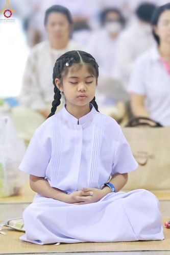 ภาพ No.177678:พิธีตักบาตรและพิธีบูชาข้าวพระ ในวันอาทิตย์ต้นเดือนที่ 1 ธันวาคม พ.ศ. 2567 ณ สภาธรรมกายสากล วัดพระธรรมกาย