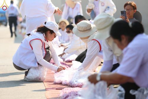 ภาพ No.108755:V.6 บุญเข้า การเตรียมงาน เก็บงาน การรับบุญของเจ้าหน้าที่หน่วยงานต่างๆ เพื่อโครงการธรรมยาตรา กตัญญูบูชามหาปูชนียาจารย์ พระมงคลเทพมุนี (สด จนฺทสโร) พระผู้ปราบมาร อนุสรณ์สถาน 7 แห่ง ปีที่ 12 ระหว่างวันที่ 2 - 31 มกราคม พ.ศ.2567