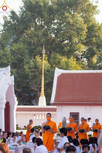 ภาพ No.116142:พิธีตักบาตรพระธรรมยาตรา ณ อนุสรณ์สถานลำดับที่ 4 สถานที่เกิดด้วยกายธรรม วัดโบสถ์(บน) จ.นนทบุรี วันที่ 21 มกราคม พ.ศ. 2567