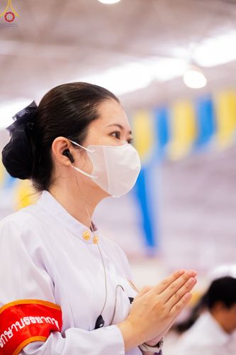 ภาพ No.89541:พิธีตักบาตร ข้าวสารอาหารแห้ง พิธีบูชาข้าวพระ และพิธีจุดเทียนใจ ไฟนิรันดร์  อนันตชัย ณ สภาธรรมกายสากล วัดพระธรรมกาย วันอาทิตย์ที่ 1 ตุลาคม พ.ศ. 2566