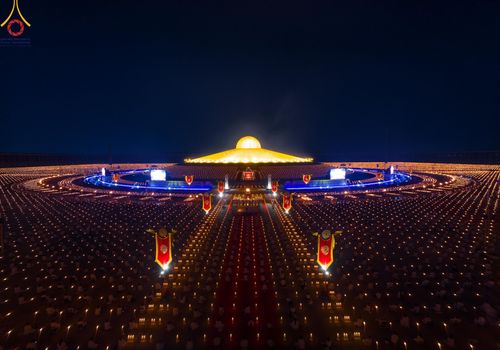 ภาพ No.125117:พิธีเวียนประทักษิณและจุดมาฆประทีป (ชุดที่ 2) ในวันมาฆบูชา เสาร์ที่ 24 กุมภาพันธ์ พ.ศ. 2567 ณ พระมหาธรรมกายเจดีย์ วัดพระธรรมกาย