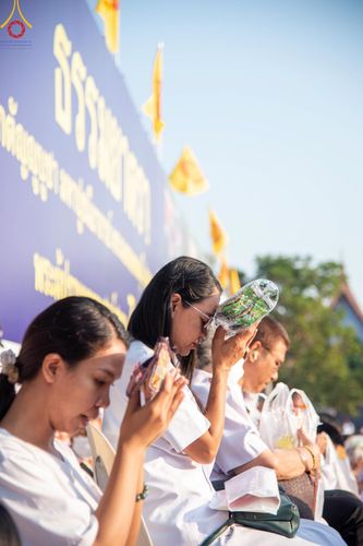 ภาพ No.112803:พิธีตักบาตรพระธรรมยาตราฯ ณ วัดสองพี่น้อง จ.สุพรรณบุรี วันที่ 15 มกราคม พ.ศ. 2567