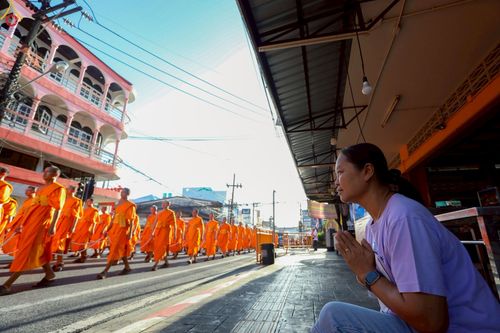 ภาพ No.248821:วันที่ 20 กันยายน พ.ศ. 2568 พิธีอัญเชิญรูปหล่อหลวงปู่วัดปากน้ำ ภาษีเจริญ จากวัดมงคลนิมิตร พระอารามหลวง เพื่อประดิษฐาน ณ วิหารพระมงคลเทพมุนี (สด จนฺทสโร)  ศูนย์ปฏิบัติธรรมภูเก็ต จ.ภูเก็ต