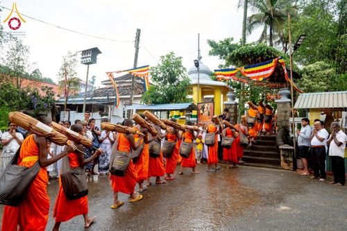 ภาพ No.226352:วันที่ 7-10 พฤษภาคม พ.ศ. 2568 โครงการเดินธรรมยาตรา สยาม-ลังกา ธรรมยาตรา ฉลองเทศกาลวิสาขบูชาแห่งชาติ ศรีลังกา บูชาธรรม 81 ปี หลวงพ่อธัมมชโย เมืองนูวราอิลิยา ประเทศศรีลังกา