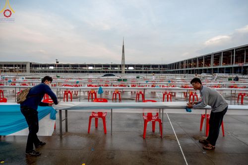 ภาพ No.218724:วันพฤหัสบดีที่ 17 เมษายน พ.ศ. 2568 การเตรียมงานในลานธรรม , สภาธรรมกายสากล , วิหารคด  เพื่องานวันคุ้มครองโลก 22 เมษายน พ.ศ. 2568