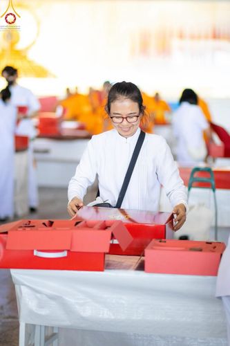 ภาพ No.210976:วันที่ 15 มีนาคม พ.ศ. 2568  บุญบรรจุกล่องไทยธรรม เพื่อถวายแด่พระสังฆาธิการ 40,000 กว่าวัดทั่วไทย ในวันคุ้มครองโลก 22 เมษายน พ.ศ. 2568