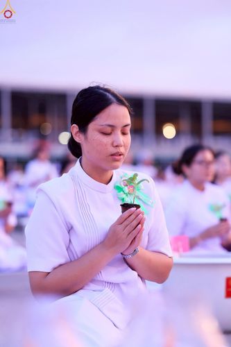 ภาพ No.252995:วันที่ 10 ตุลาคม พ.ศ. 2568 พิธีปลูกต้นทรัพย์บานชื่น ณ ลานธรรม วัดพระธรรมกาย