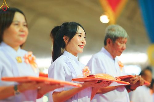 ภาพ No.160225:พิธีทอดผ้าป่าสมทบกฐินวัดพระธรรมกาย และสมทบกฐิน 30,000 วัดทั่วไทย ครั้งที่ 3 ณ สภาธรรมกายสากล วัดพระธรรมกาย วันพฤหัสบดีที่ 10 ตุลาคม พ.ศ. 2567