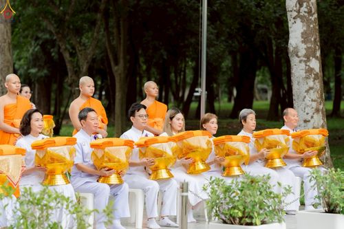 ภาพ No.227464:วันเสาร์ที่ 31 พฤษภาคม พ.ศ. 2568 พิธีเวียนประทักษิณรอบพระอุโบสถ ในพิธีอุปสมบท สามเณรเตรียม DCI รุ่นที่ 22 ณ อุโบสถพระไตรปิฎก วัดพระธรรมกาย