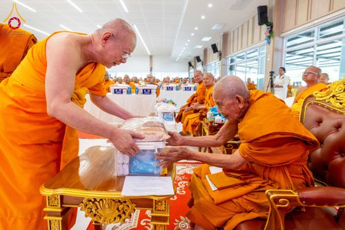 ภาพ No.212532:วันเสาร์ที่ 22 มีนาคม พ.ศ. 2568 พิธีถวายสังฆทานแด่คณะสงฆ์ 323 วัด ปีที่ 21 ครั้งที่ 175 พิธีมอบกองทุนหนุนแรงใจช่วยครูใต้ ปีที่ 18 ครั้งที่ 139 และพิธีทำบุญอุทิศส่วนกุศลให้ผู้วายชนม์ ณ ศูนย์ปฏิบัติธรรมภาคใต้ อำเภอบางกล่ำ จังหวัดสงขลา