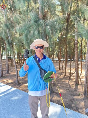 ภาพ No.198824:V.50 สารพัดV สารพัดดี ที่ธรรมยาตรา ในโครงการธรรมยาตรา กตัญญูบูชา มหาปูชนียาจารย์ พระมงคลเทพมุนี(สด จนฺทสโร) พระผู้ปราบมาร อนุสรณ์สถาน 7 แห่ง ปีที่ 13 ระหว่างวันที่ 2-31 มกราคม พ.ศ. 2568