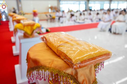 ภาพ No.148688:พิธีบุพเปตพลี, พิธีทอดผ้าป่า, พิธีไถ่ชีวิตโค 80 ตัว ให้ชีวิตสัตว์เป็นทาน ณ ศูนย์ปฎิบัติธรรมภาคใต้ อ.บางกล่ำ จ.สงขลา วันเสาร์ที่ 10 สิงหาคม พ.ศ. 2567