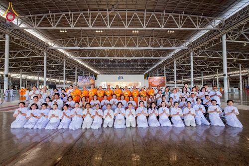 ภาพ No.277828:วันเสาร์ที่ 6 ธันวาคม พ.ศ. 2568 พิธีบรรพชาอุปสมบทและพิธีถวายบาตร โครงการอุปสมบทบูชาธรรมมหาปูชนียาจารย์ ประจำปี พ.ศ.2568 โครงการบวชพระนานาชาติ AEC และ WAB รุ่น CEO (นักบริหาร) รุ่นที่ 5 ณ มหาธรรมกายเจดีย์ วัดพระธรรมกาย