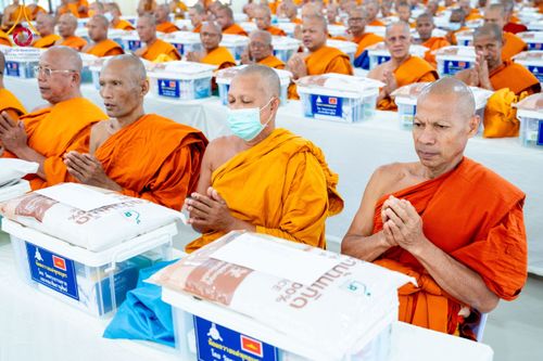 ภาพ No.208558:พิธีถวายสังฆทานแด่คณะสงฆ์ 323 วัด ปีที่ 21 ครั้งที่ 174 พิธีมอบกองทุนหนุนแรงใจช่วยครูใต้ ปีที่ 18 ครั้งที่ 138 และพิธีทำบุญอุทิศส่วนกุศลให้ผู้วายชนม์ ณ วัดบุณณาราม(วัดโคกงู) จ.นราธิวาส วันเสาร์ที่ 15 กุมภาพันธ์ พ.ศ.2568