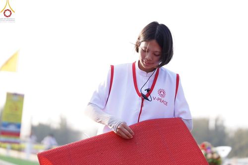 ภาพ No.191505:V.49 สารพัดV สารพัดดี ที่ธรรมยาตรา ในโครงการธรรมยาตรา กตัญญูบูชา มหาปูชนียาจารย์ พระมงคลเทพมุนี(สด จนฺทสโร) พระผู้ปราบมาร อนุสรณ์สถาน 7 แห่ง ปีที่ 13 ระหว่างวันที่ 2-31 มกราคม พ.ศ. 2568