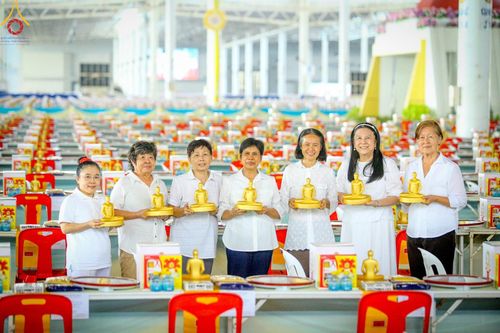 ภาพ No.59742:V.39 ทุ่มสุดใจ ธรรมชัย 80 ปี การเตรียมงาน การปฏิบัติงาน ของเจ้าหน้าที่หน่วยงานต่างๆ เพื่อพิธีฉลองอายุวัฒนมงคล 80 ปี หลวงพ่อธัมมชโย และรับถวายมหาสังฆทาน 10,000 กว่าวัดทั่วประเทศ ในวันคุ้มครองโลก จันทร์ที่ 22 เมษายน พ.ศ. 2567