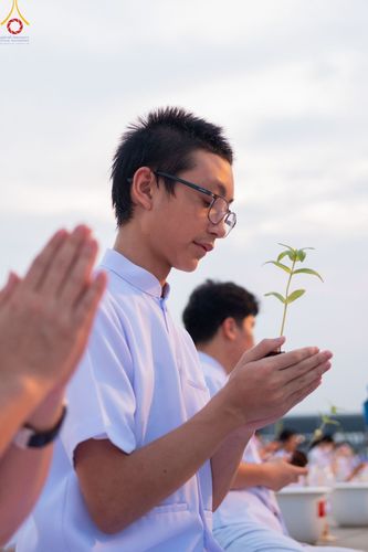 ภาพ No.90186:พิธีปลูกทรัพย์บานชื่น  เนื่องใน 139 ปี วันคล้ายวันเกิดด้วยรูปกายเนื้อ พระมงคลเทพมุนี (สด จนฺทสโร) พระผู้ปราบมาร วันอังคารที่ 10 ตุลาคม พ.ศ. 2566 ณ วัดพระธรรมกาย จ.ปทุมธานี