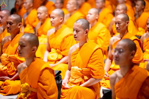 ภาพ No.288385:วันที่ 4 มกราคม พ.ศ. 2569 พระธรรมยาตราปฏิบัติธรรม และถ่ายภาพหมู่ประวัติศาสตร์ ในโครงการธรรมยาตรา กตัญญูบูชา มหาปูชนียาจารย์ พระมงคลเทพมุนี(สด จนฺทสโร) พระผู้ปราบมาร อนุสรณ์สถาน 7 แห่ง ปีที่ 14 ณ อนุสรณ์สถานมหาวิหารพระมงคลเทพมุนี (โลตัสแลนด์) อ.สองพี่น้อง