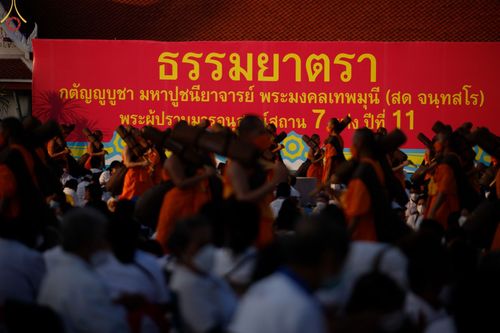 ภาพ No.70765:พิธีต้อนรับพระธรรมยาตรา ในโครงการธรรมยาตรากตัญญูบูชา มหาปูชนียาจารย์ พระมงคลเทพมุนี(สด จนฺทสโร) พระผู้ปราบมาร อนุสรณ์สถาน 7 แห่ง ปีที่ 11 วันที่ 14 มกราคม พ.ศ. 2566 ณ อนุสรณ์สถานลำดับที่ 3 สถานที่เกิดในเพศสมณะ วัดสองพี่น้อง อ.สองพี่น้อง จ.สุพรรณบุรี