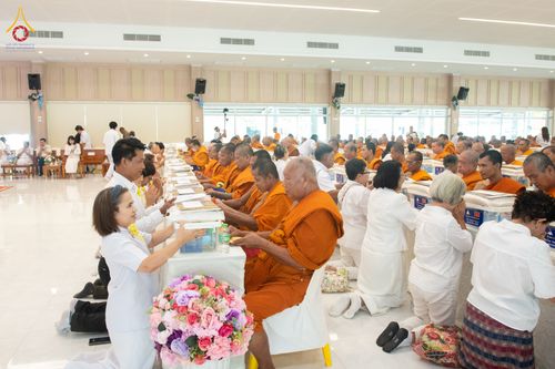 ภาพ No.337130:วันเสาร์ที่ 27 มิถุนายน พ.ศ. 2569 พิธีตักบาตรแด่คณะสงฆ์ 323 วัด 4 จังหวัดชายแดนภาคใต้ พิธีถวายสังฆทานแด่คณะสงฆ์ 323 วัด ปีที่ 22 ครั้งที่ 186 พิธีมอบกองทุนหนุนแรงใจช่วยครูใต้ ปีที่ 19 ครั้งที่ 149 และพิธีทำบุญอุทิศส่วนกุศลให้ผู้วายชนม์ ณ ศูนย์ปฏิบัติธรรม