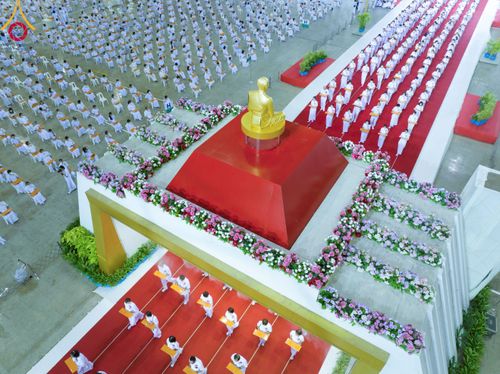 ภาพ No.89998:พิธีปฎิบัติธรรมและพิธีทอดผ้าป่าสมทบกฐินครั้งที่ 3 เนื่องใน 139 ปี วันคล้ายวันเกิดด้วยรูปกายเนื้อ พระมงคลเทพมุนี (สด จนฺทสโร) พระผู้ปราบมาร วันอังคารที่ 10 ตุลาคม พ.ศ. 2566 ณ วัดพระธรรมกาย จ.ปทุมธานี