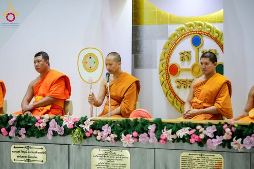 ภาพ No.317524:วันอาทิตย์ ที่ 29 มีนาคม พ.ศ.2569  พิธีปลงผม , พิธีขอขมามอบบาตรและผ้าไตร , พิธีบรรพชา ณ ศูนย์ปฏิบัติธรรมสมุทรปราการ จำนวน 42 รูป