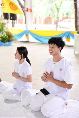 ภาพ No.338363:วันอาทิตย์ที่ 5 กรกฎาคม พศ.2569 พิธีตัดปอยผมธรรมทายาทนานาชาติ IDOP รุ่นที่ 21 จากประเทศจีน มาเลเซีย สิงคโปร์ และไต้หวัน ณ โถงช้าง วัดพระธรรมกาย