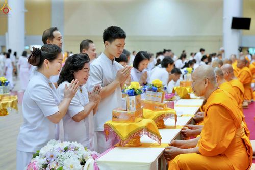 ภาพ No.343654:วันที่ 16 สิงหาคม พ.ศ.2569 พิธีถวายคิลานเภสัช และอุปกรณ์ทางการแพทย์ ณ ห้องแก้วสารพัดนึก2 วัดพระธรรมกาย
