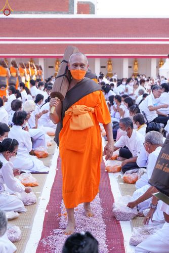 ภาพ No.70927:พิธีต้อนรับพระธรรมยาตรา ในโครงการธรรมยาตรากตัญญูบูชา มหาปูชนียาจารย์ พระมงคลเทพมุนี(สด จนฺทสโร) พระผู้ปราบมาร อนุสรณ์สถาน 7 แห่ง ปีที่ 11 วันที่ 14 มกราคม พ.ศ. 2566 ณ อนุสรณ์สถานลำดับที่ 3 สถานที่เกิดในเพศสมณะ วัดสองพี่น้อง อ.สองพี่น้อง จ.สุพรรณบุรี