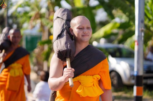 ภาพ No.290449:วันที่ 7 มกราคม พ.ศ. 2569 พิธีต้อนรับพระธรรมยาตรา ณ อนุสรณ์สถานลำดับที่ 2  สถานที่ตั้งมโนปณิธานบวชตลอดชีวิต อนุสรณ์สถานคลองบางนางแท่น (ภาพชุดที่ 2) อ.สามพราน จ.นครปฐม ในโครงการธรรมยาตรา กตัญญูบูชา มหาปูชนียาจารย์ พระมงคลเทพมุนี(สด จนฺทสโร) พระผู้ปราบมาร 