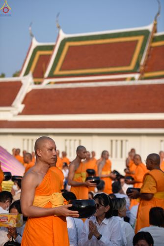 ภาพ No.297624:วันที่ 18 มกราคม พ.ศ. 2569 พิธีตักบาตรพระธรรมยาตรา ณ วัดโบสถ์บน ต.บางคูเวียง จ.นนทบุรี อนุสรณ์สถานลำดับที่ 4 สถานที่เกิดด้วยกายธรรม ในโครงการธรรมยาตรา กตัญญูบูชา มหาปูชนียาจารย์ พระมงคลเทพมุนี(สด จนฺทสโร) พระผู้ปราบมาร อนุสรณ์สถาน 7 แห่ง ปีที่ 14