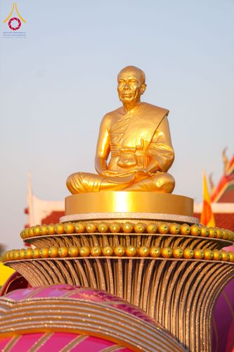 ภาพ No.294699:วันอาทิตย์ที่ 14 ธันวาคม พ.ศ.2568 พระธรรมยาตราปฏิบัติธรรมและถ่ายภาพหมู่ประวัติศาสตร์ ณ วัดสองพี่น้อง ต.ต้นตาล อ.สองพี่น้อง จ.สุพรรณบุรี ในโครงการธรรมยาตรา กตัญญูบูชา มหาปูชนียาจารย์ พระมงคลเทพมุนี(สด จนฺทสโร) พระผู้ปราบมาร อนุสรณ์สถาน 7 แห่ง ปีที่ 14